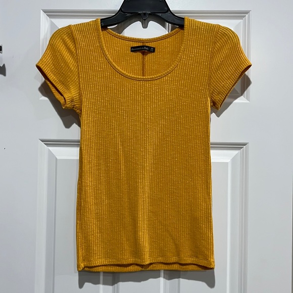 Abercrombie Yellow Top - Picture 1 of 2